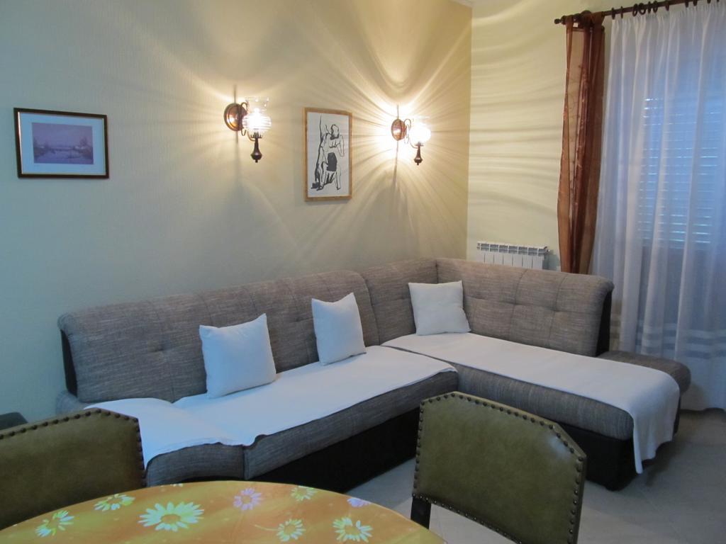 Apartment Cerovac อูมัค ภายนอก รูปภาพ